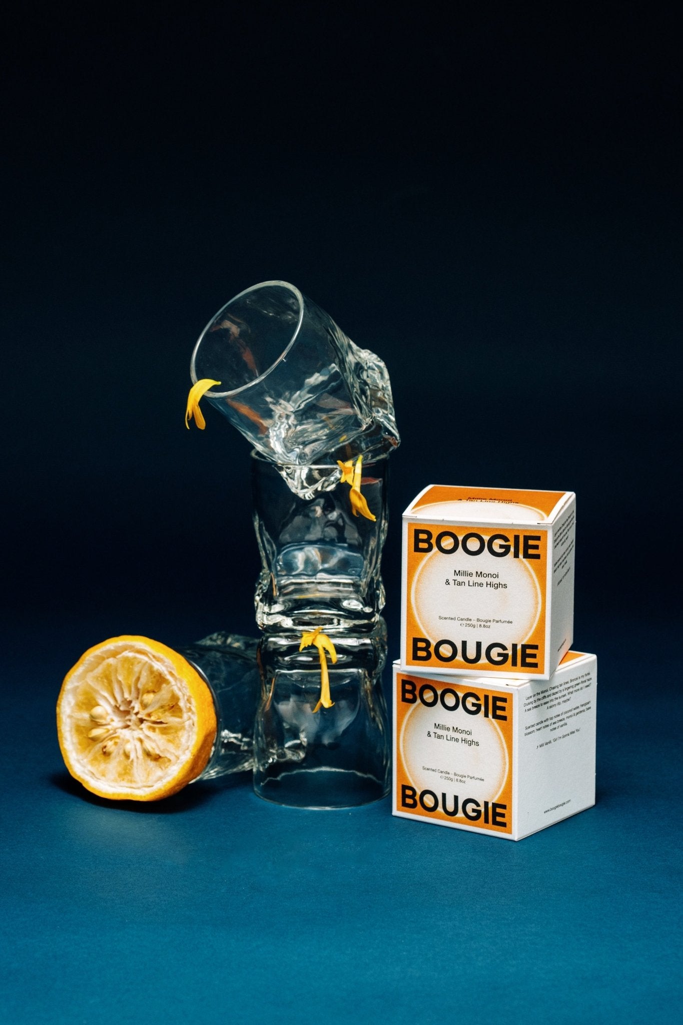 Boogie Bougie Duftkerze MILLIE MONOI & TAN LINE HIGHS | Ø7,5x8cm 250g - Sir Henrys
