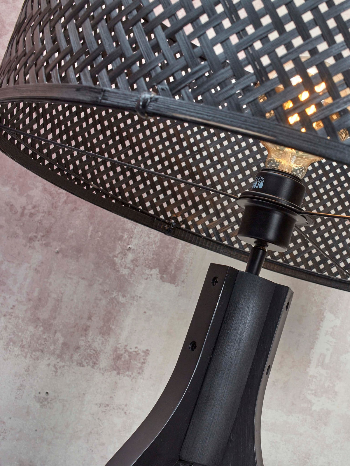Good&Mojo Stehlampe JAVA schwarz | 50x50x145cm - Sir Henrys