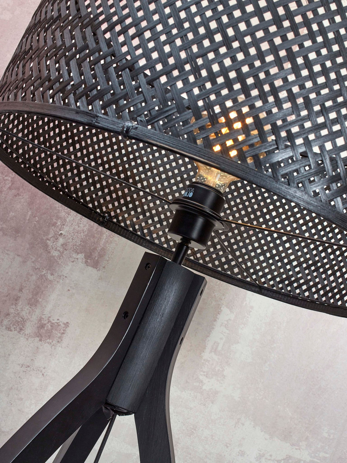Good&Mojo Stehlampe JAVA schwarz | 50x50x145cm - Sir Henrys