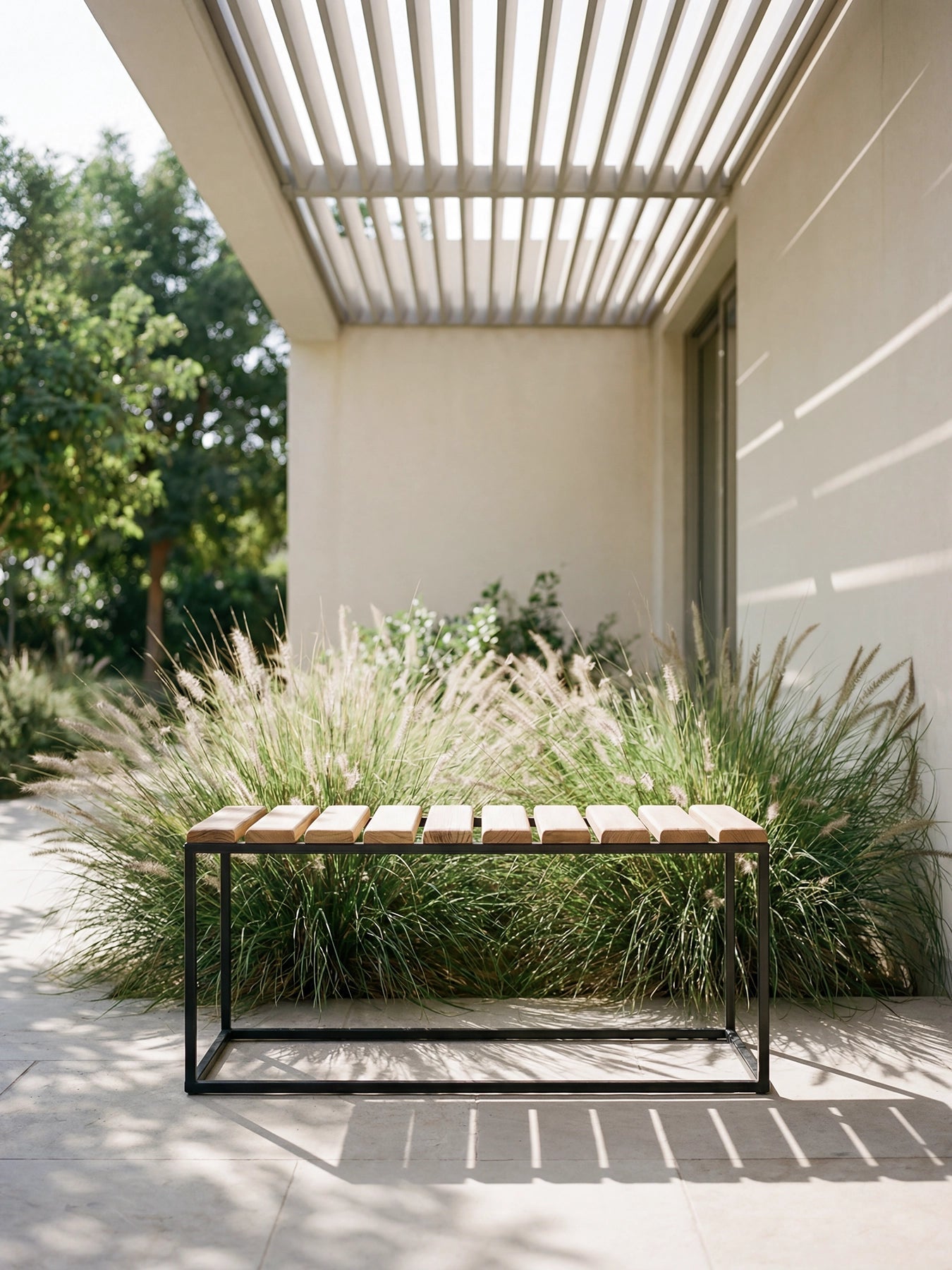by Crea® Garten-Sitzbank HEDVIG Schwarzes Gestell & Teak