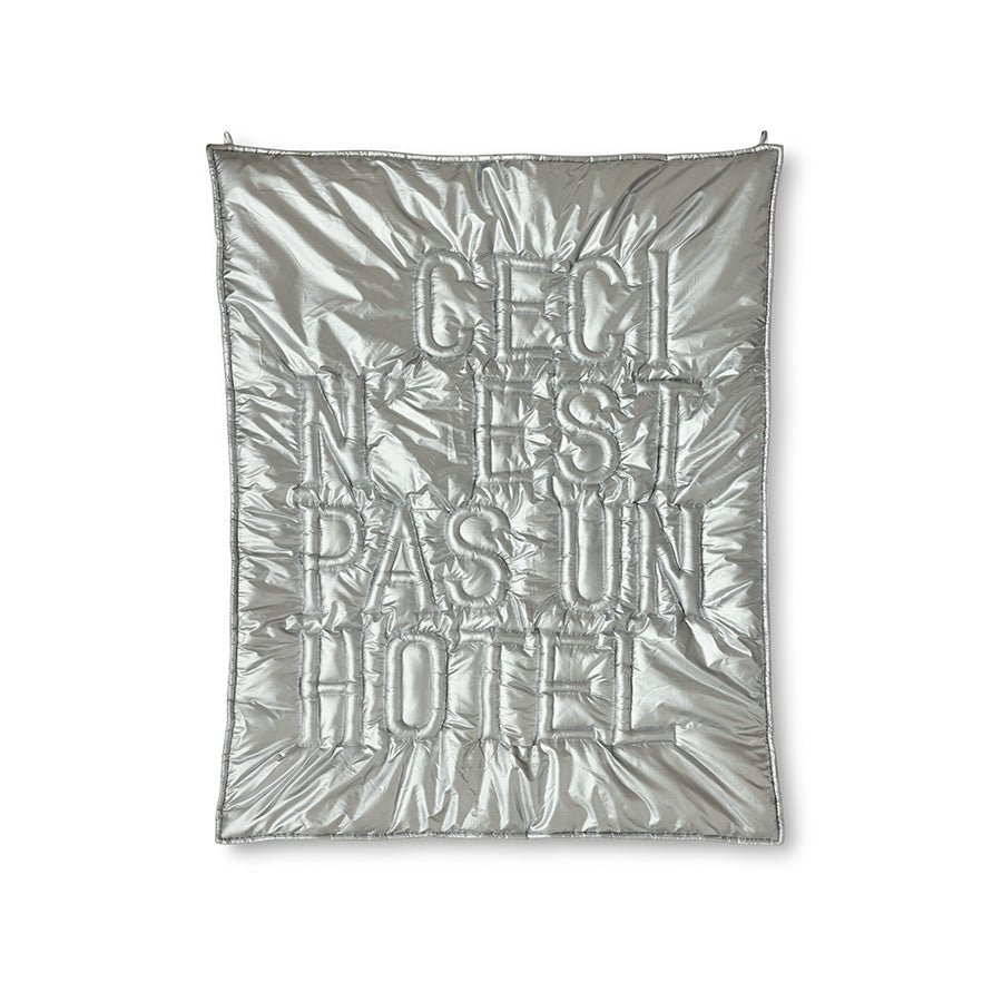 HKliving Bild WALL ART 'Ceci n'est pas un hôtel' silber | 100x120x5cm - Sir Henrys