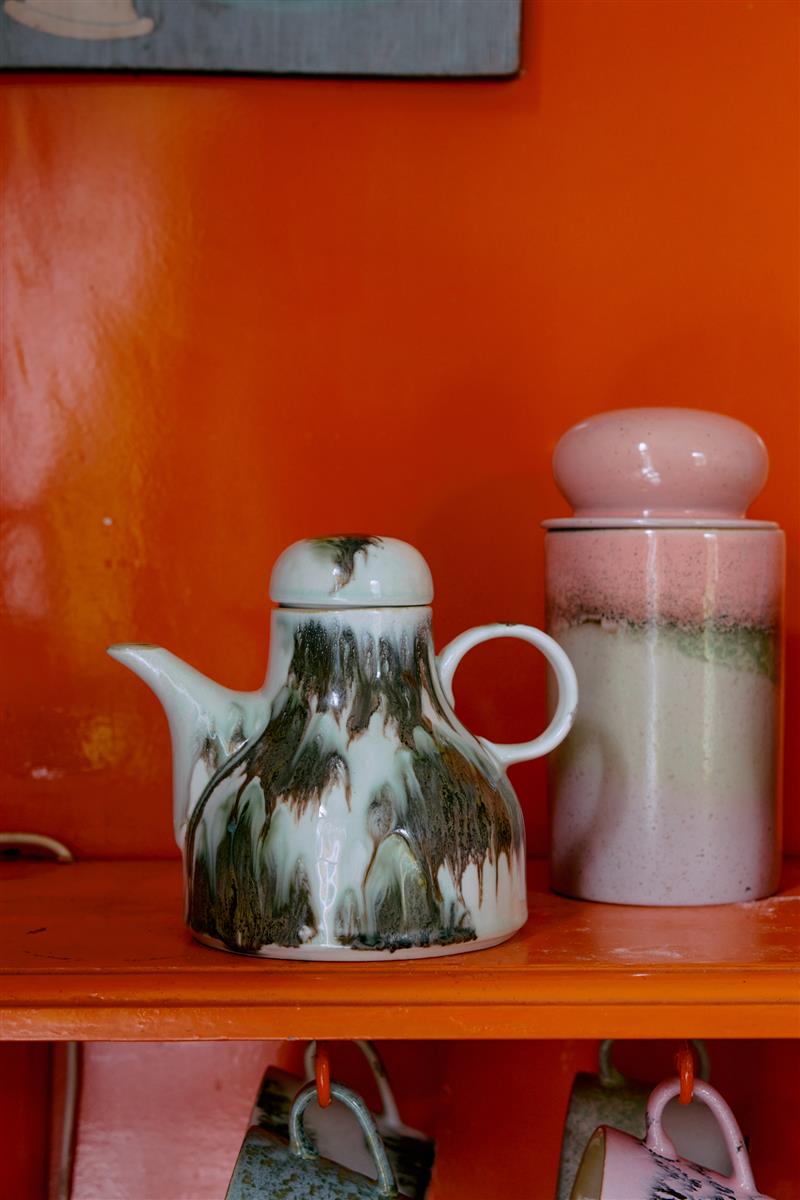 HKliving Kaffeekanne TIDE 70´s Ceramic bunt | 19x14x17,7cm - Sir Henrys