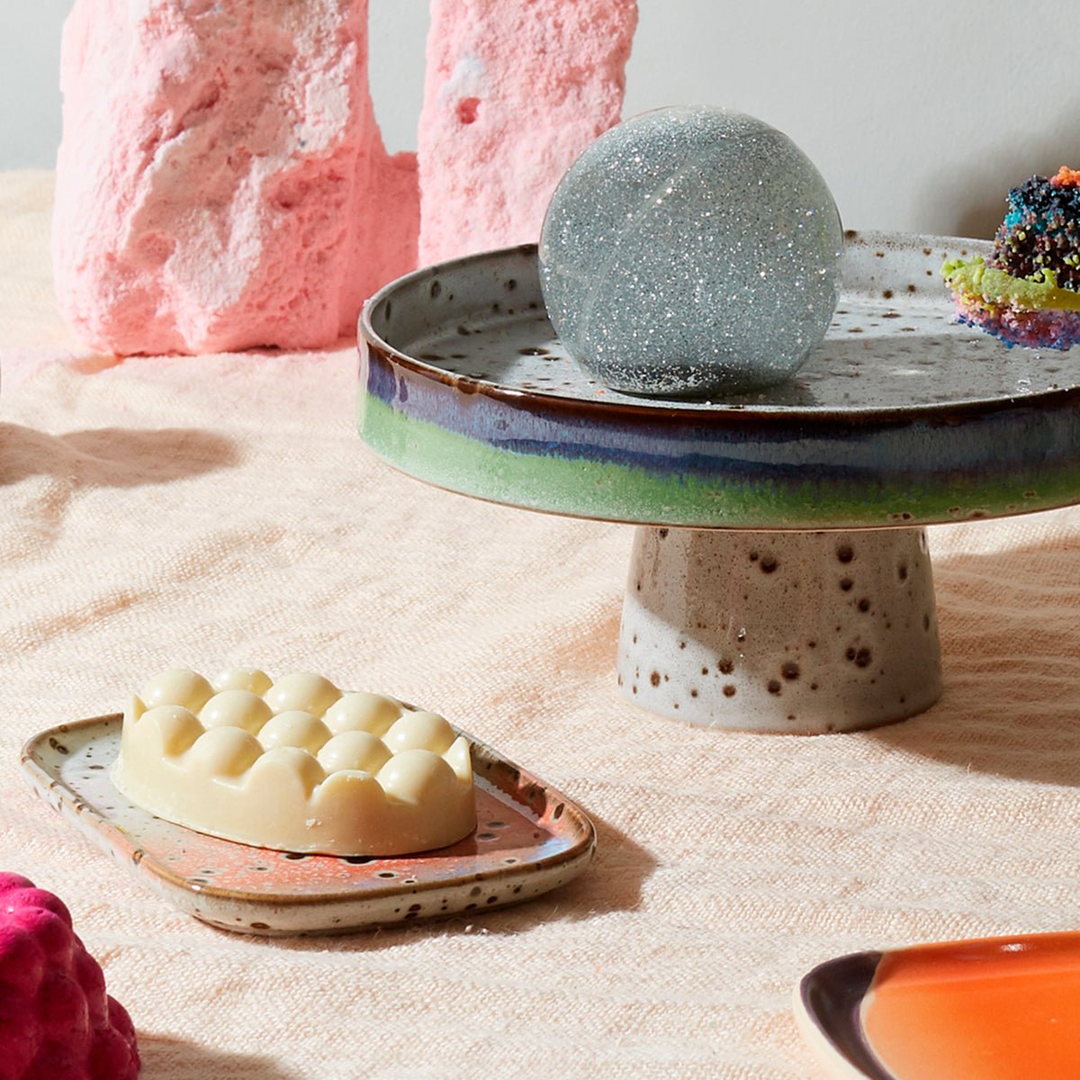 HKliving Tortenplatte COMET Bowl on base 70´s bunt - Sir Henrys