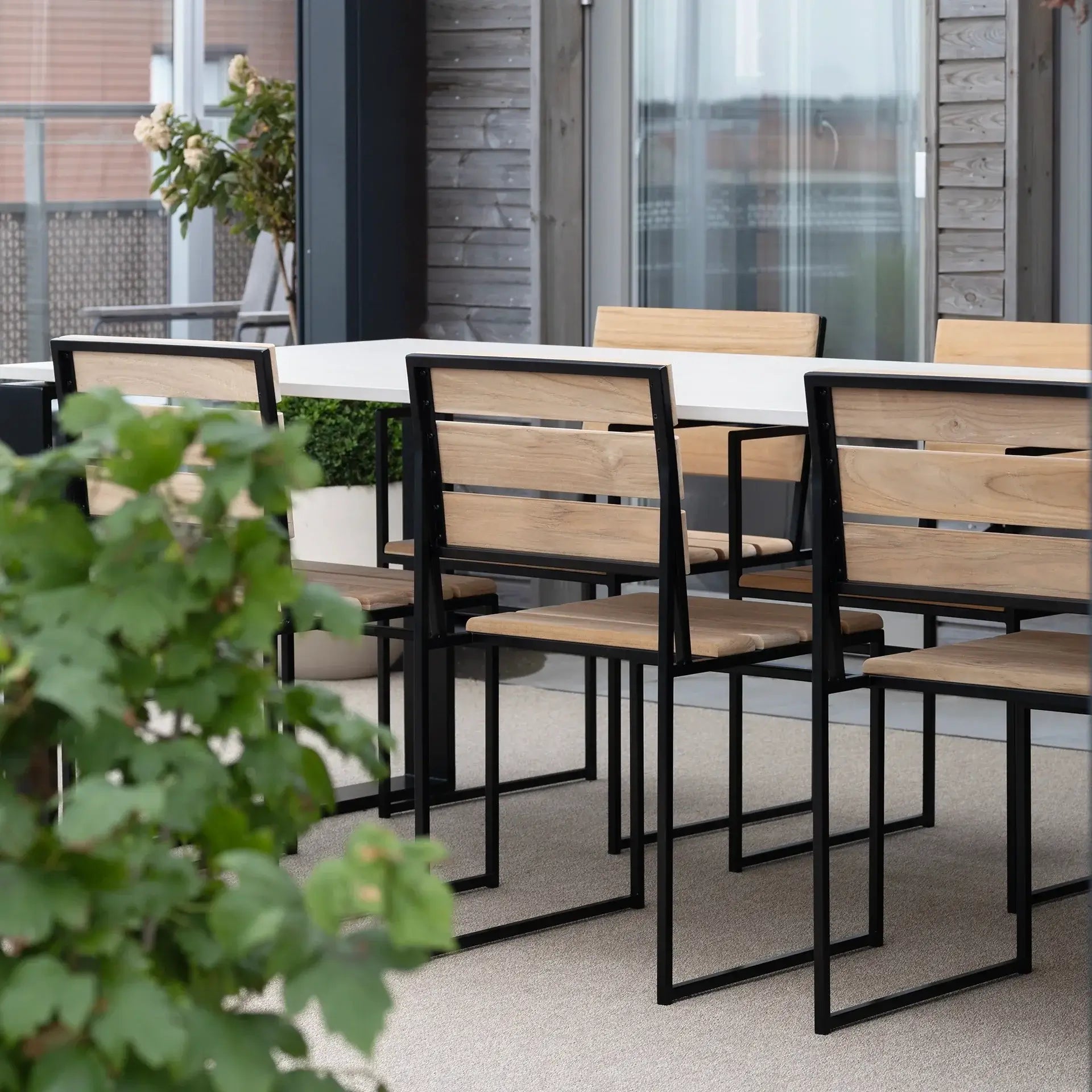by Crea® Gartenstuhl EDITH Schwarzes Gestell & Teak