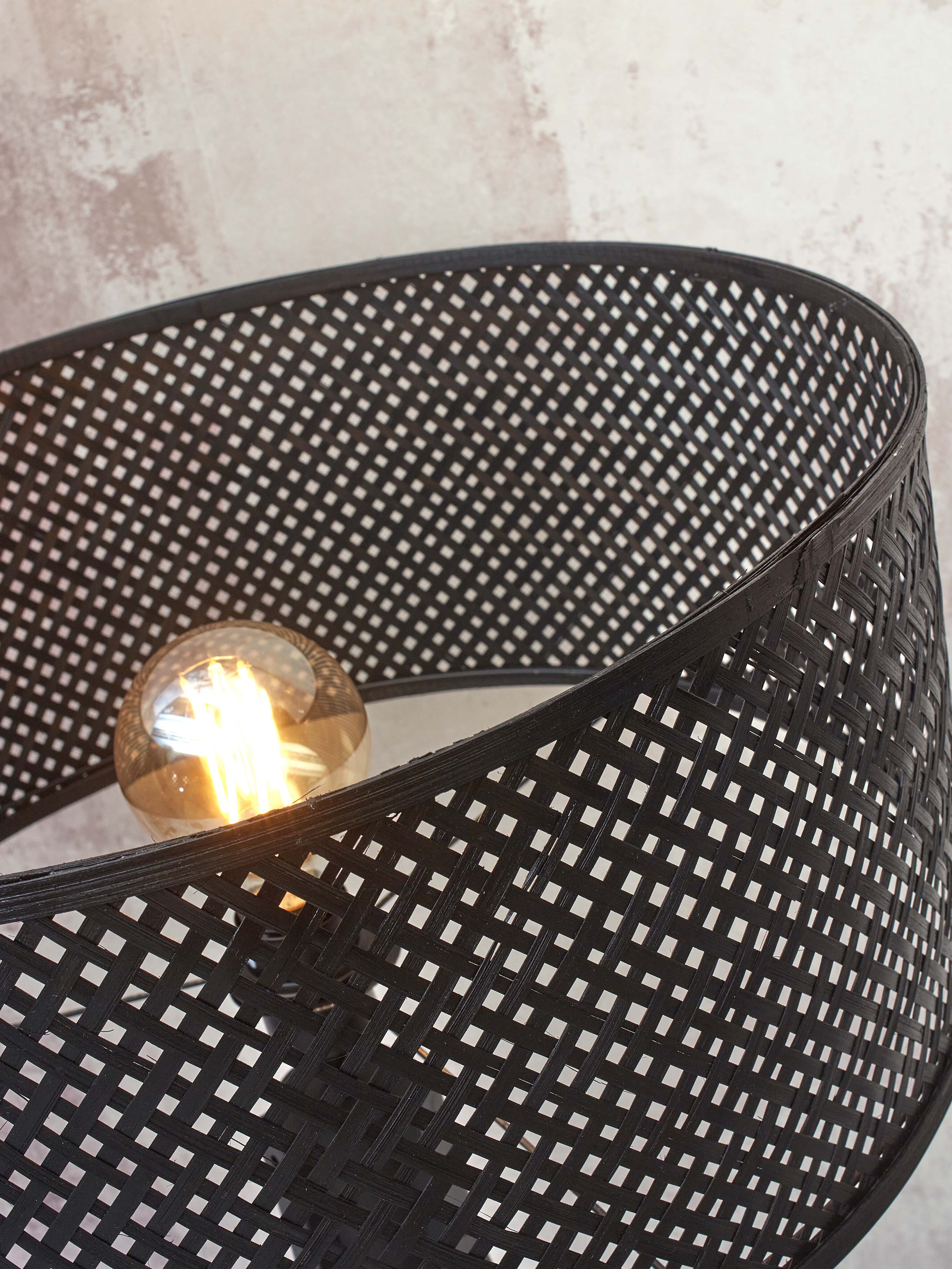 Good&Mojo Stehlampe JAVA schwarz | 50x50x145cm
