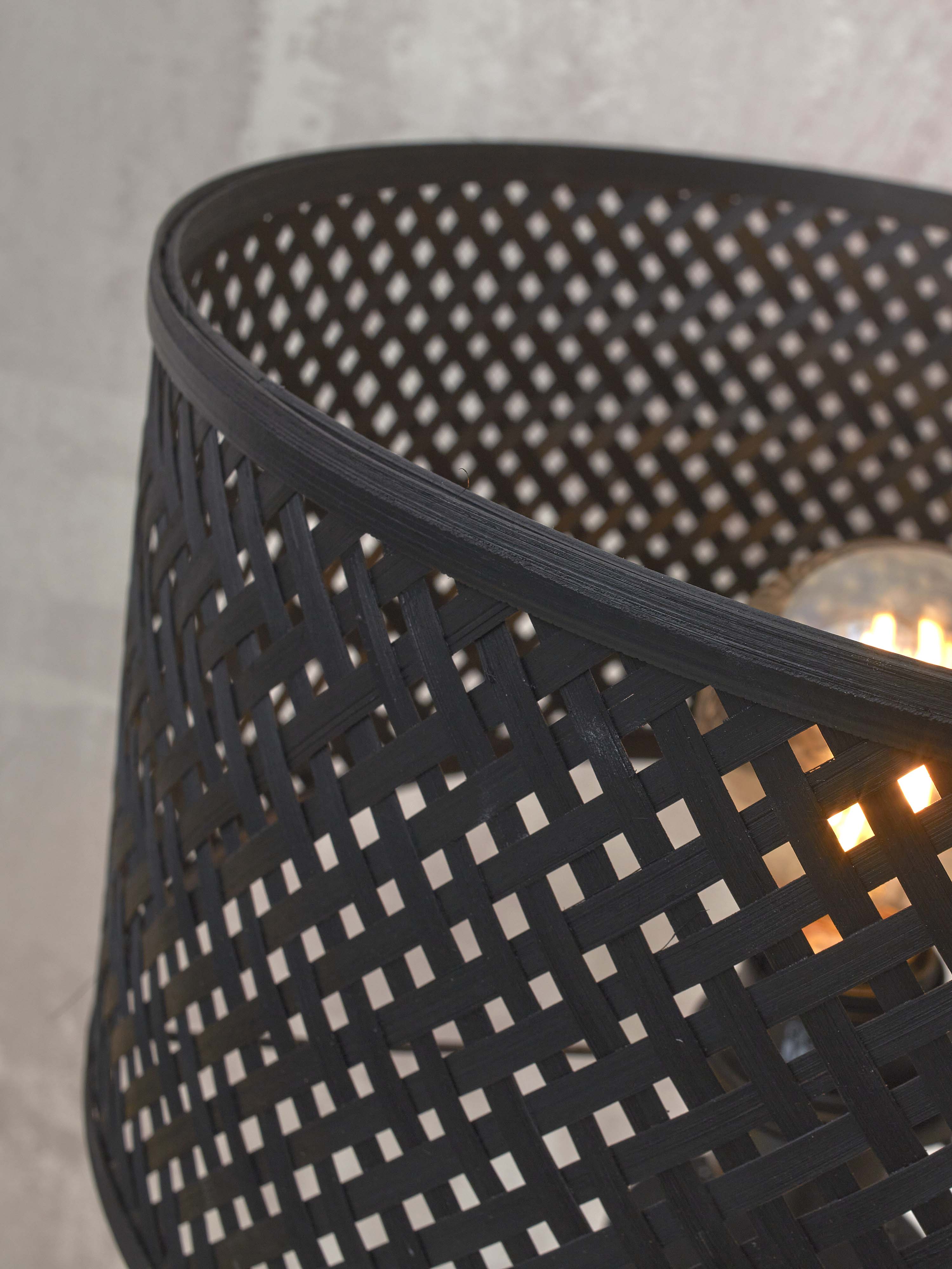 Good&Mojo Stehlampe JAVA schwarz | 53x53x146cm