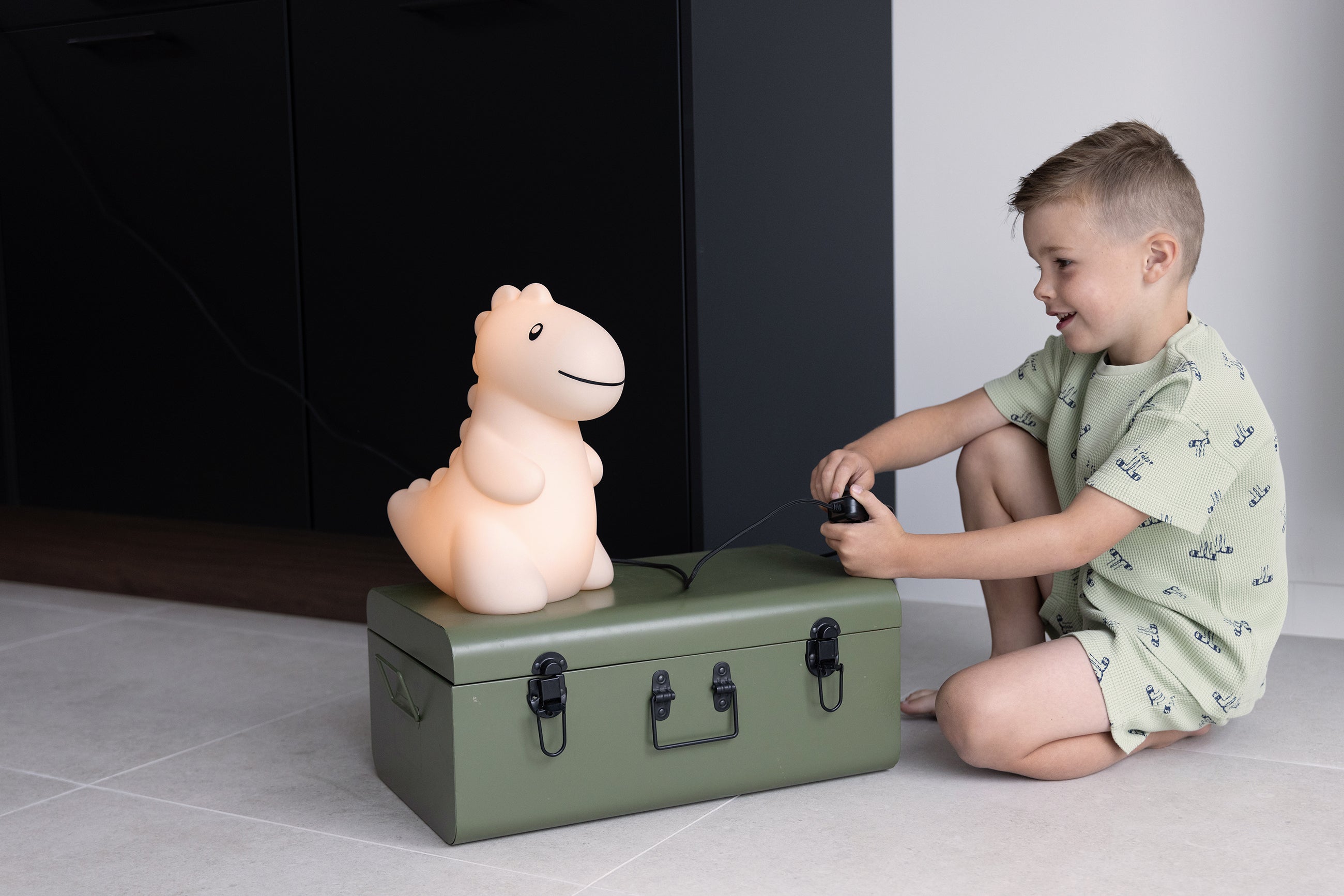 AP Junior Moodlight DINO JEROOM sand | 27x19,6x30cm