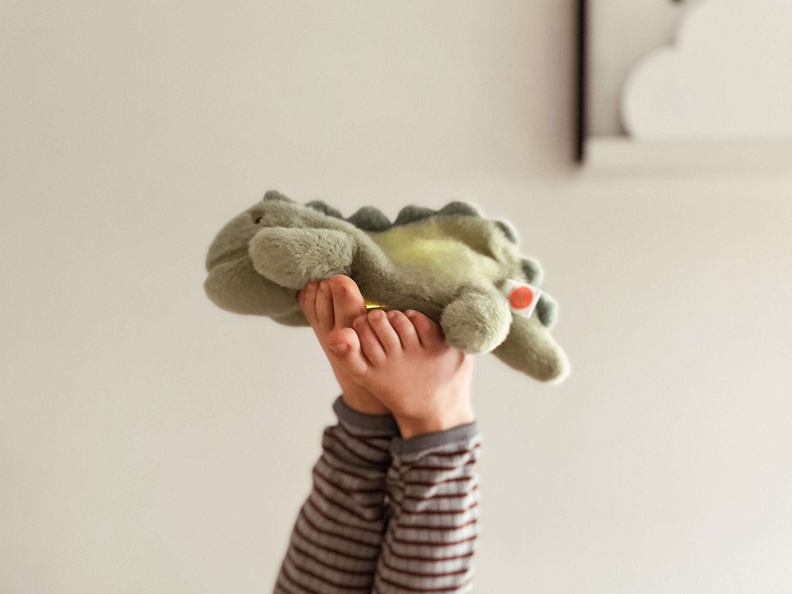 AP Junior Nachtlicht & Kuscheltier DINO JEROOM grün | 26x15x11cm