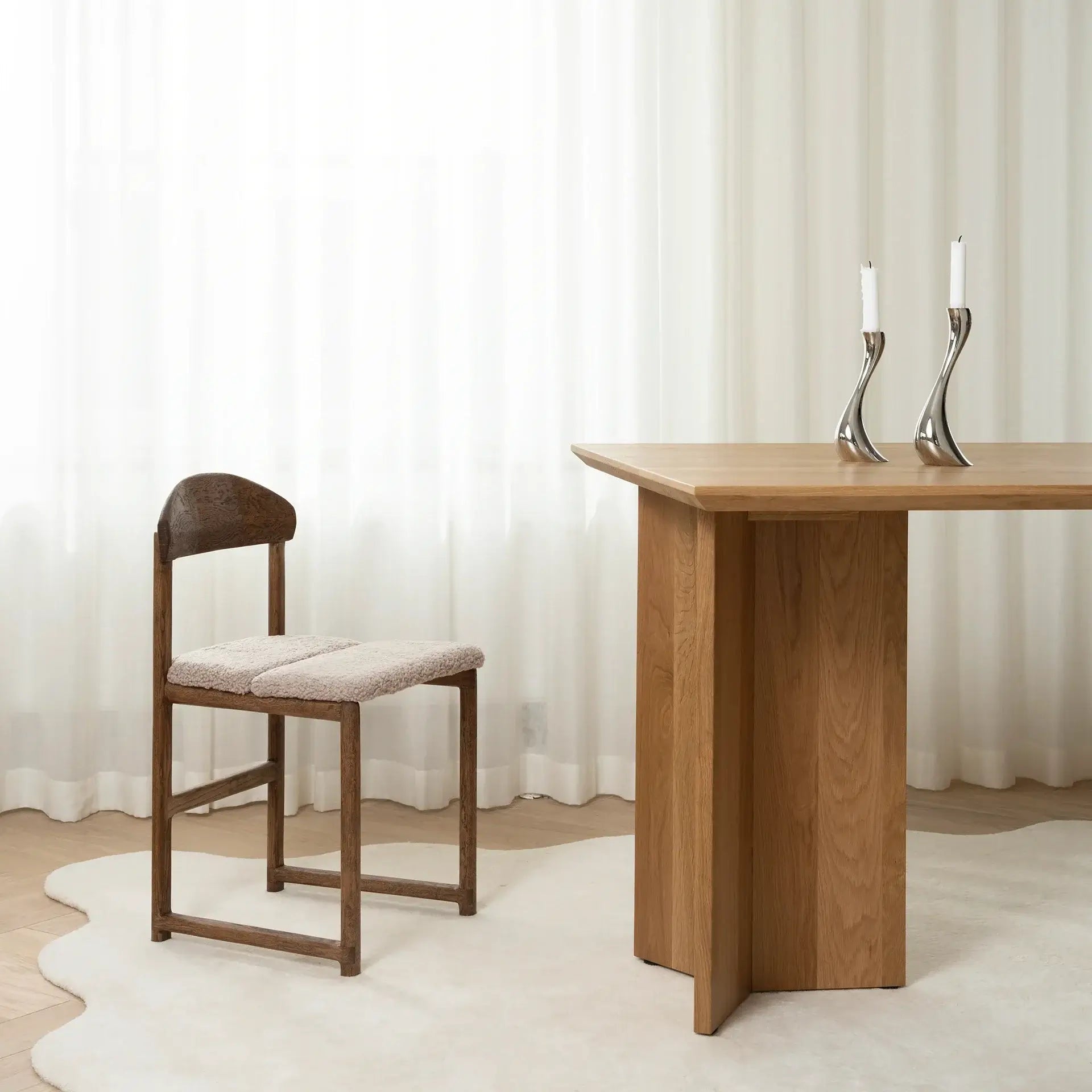 by Crea® Esszimmerstuhl KARIN Dunkle Eiche Bouclé Greige