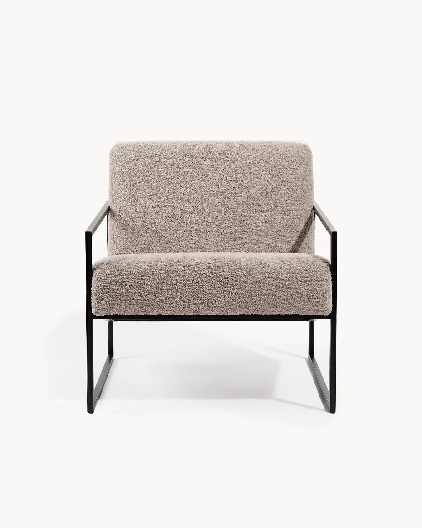 by Crea® Sessel KENT Schwarzer Rahmen Greige Bouclé-Kissen