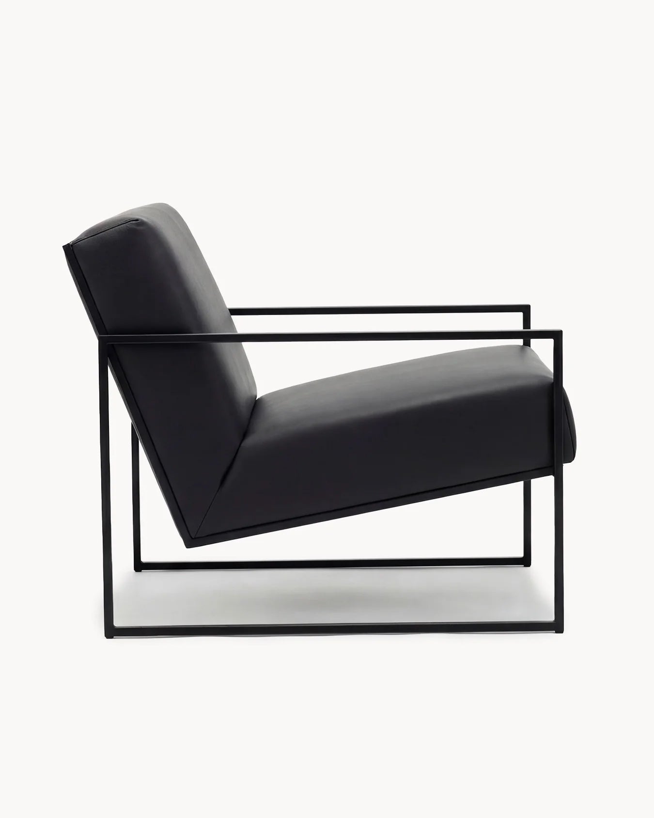by Crea® Sessel KENT Schwarzer Rahmen Jade Schwarzes Lederkissen