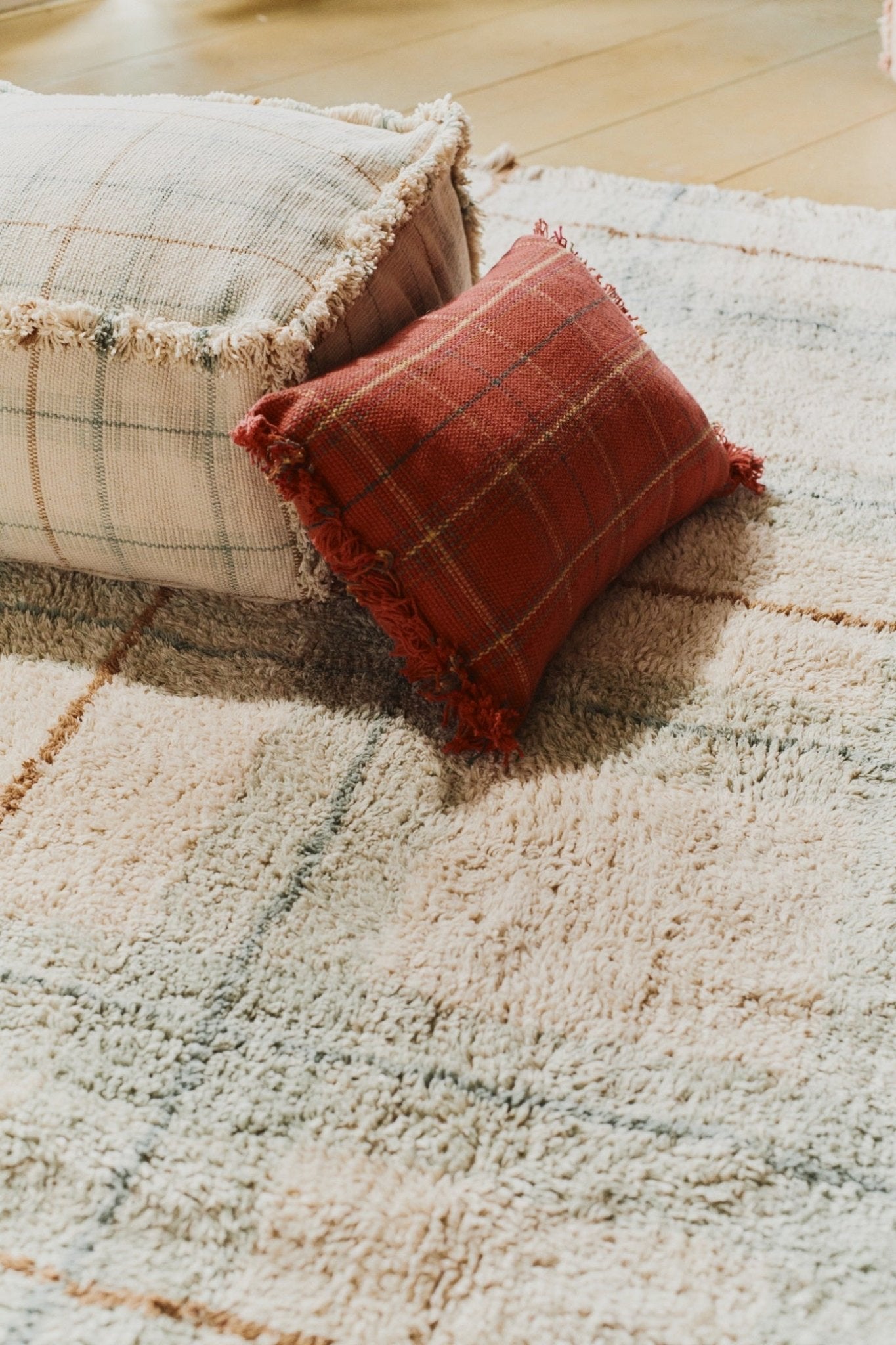 Lorena Canals Pouf HANDLOOM Blau Salbei | 40x40cm - Sir Henrys