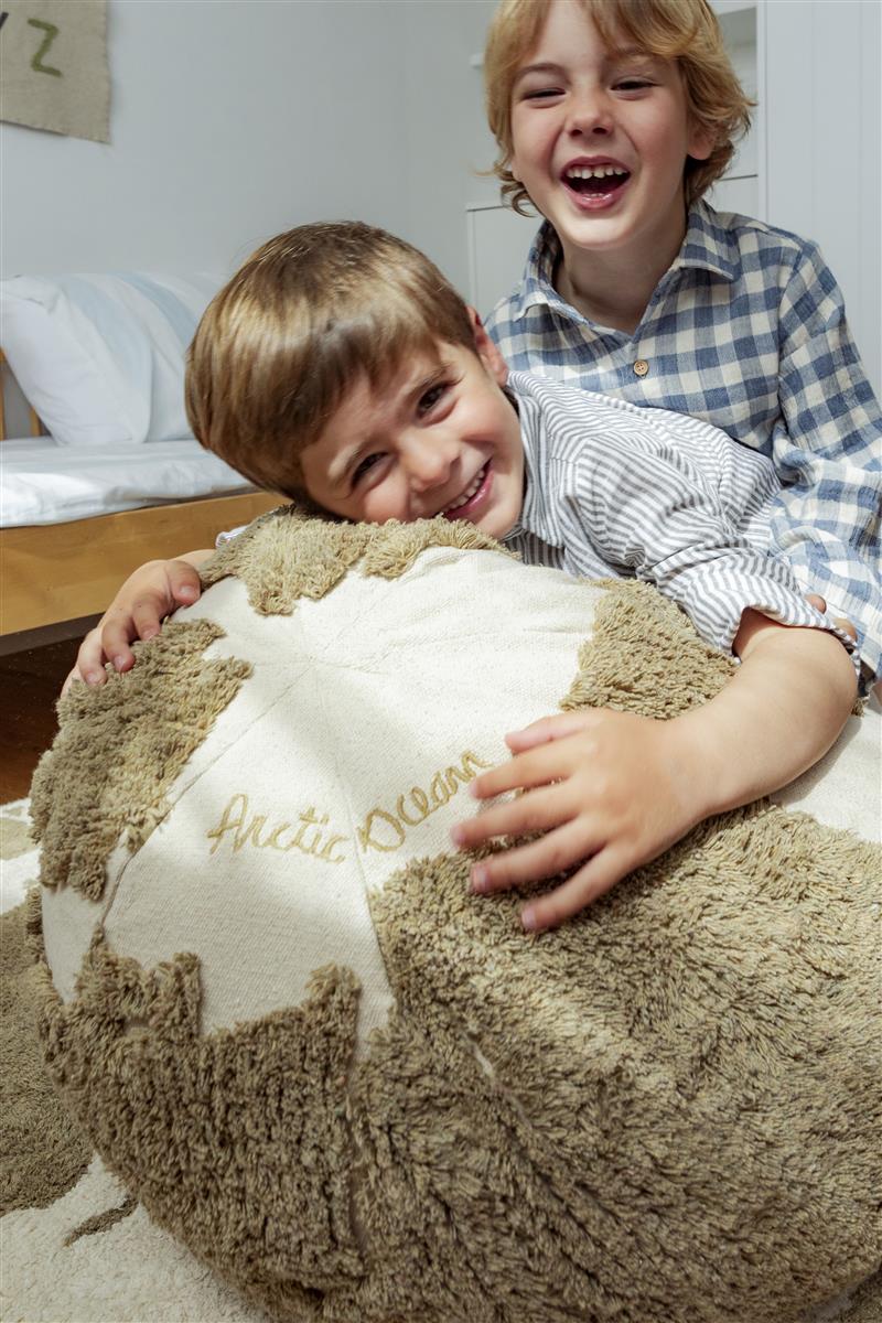 Lorena Canals Pouf WELTKARTE Teppich recycelt | 45x50cm - Sir Henrys