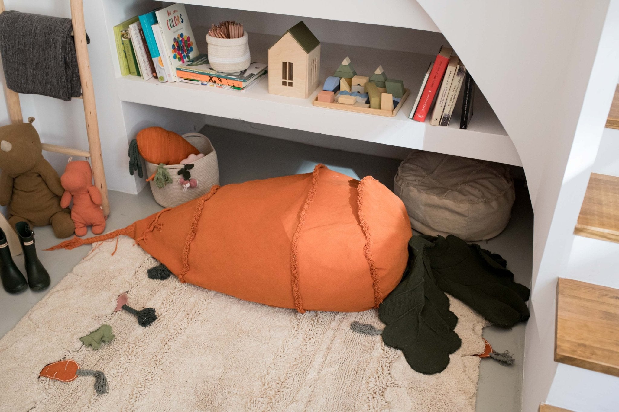 Lorena Canals Sitzsack CATHY THE CARROT | 100x55cm - Sir Henrys