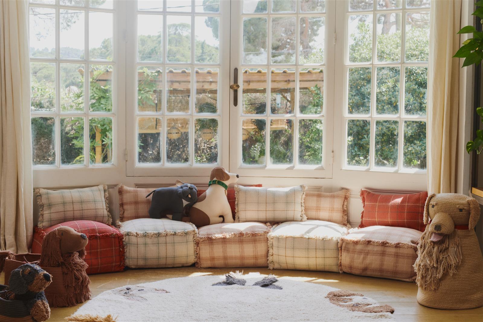 Lorena Canals Waschbarer Teppich DOGS | 140x140cm - Sir Henrys