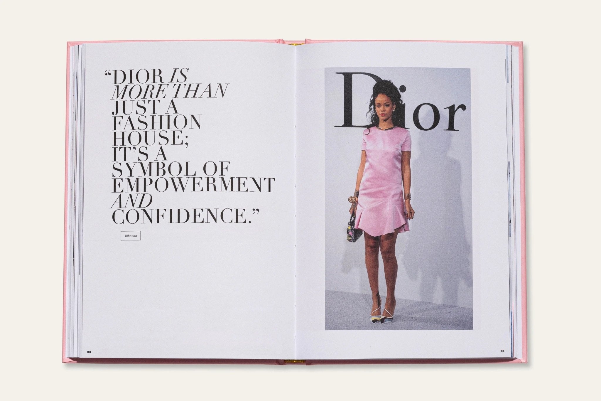 New Mags Buch THE ESSENCE OF DIOR | 22x15x2 cm - Sir Henrys