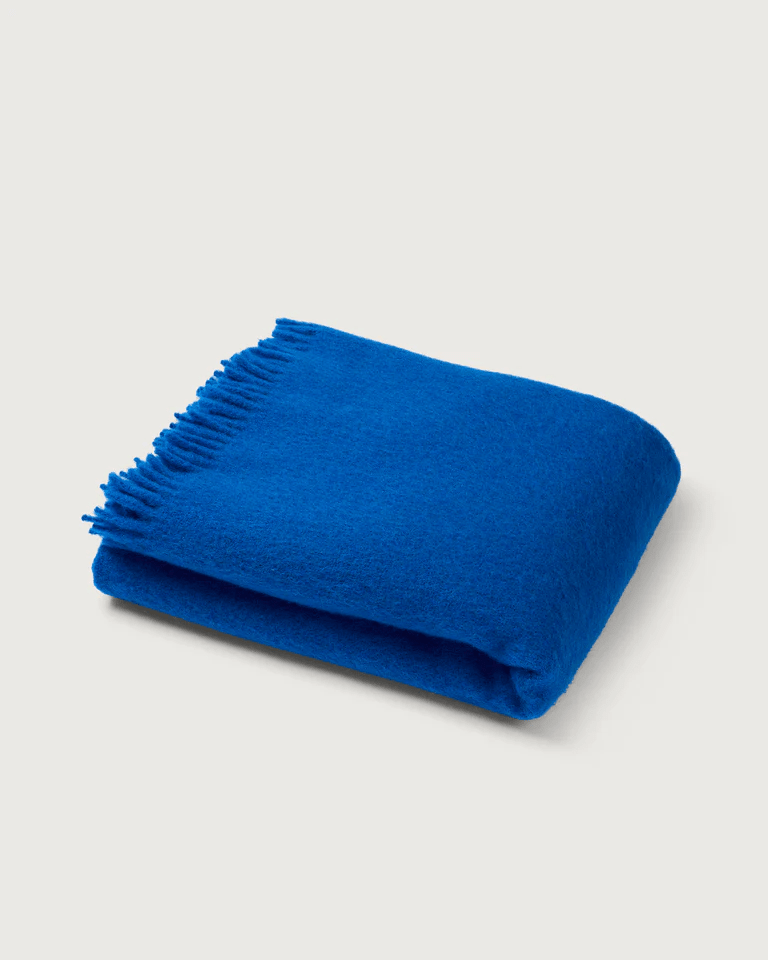 Suite702 Decke CLOUD Mohair royalblau | 130x180cm - Sir Henrys