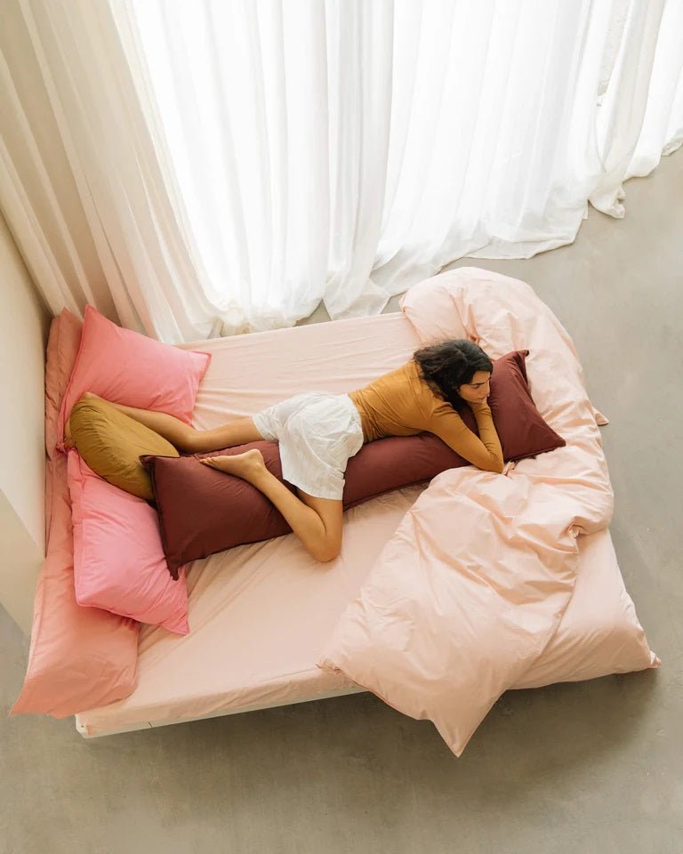 Suite702 Kissenbezug BEDMATE 140 BRIQUE RED rot | 50x140cm - Sir Henrys