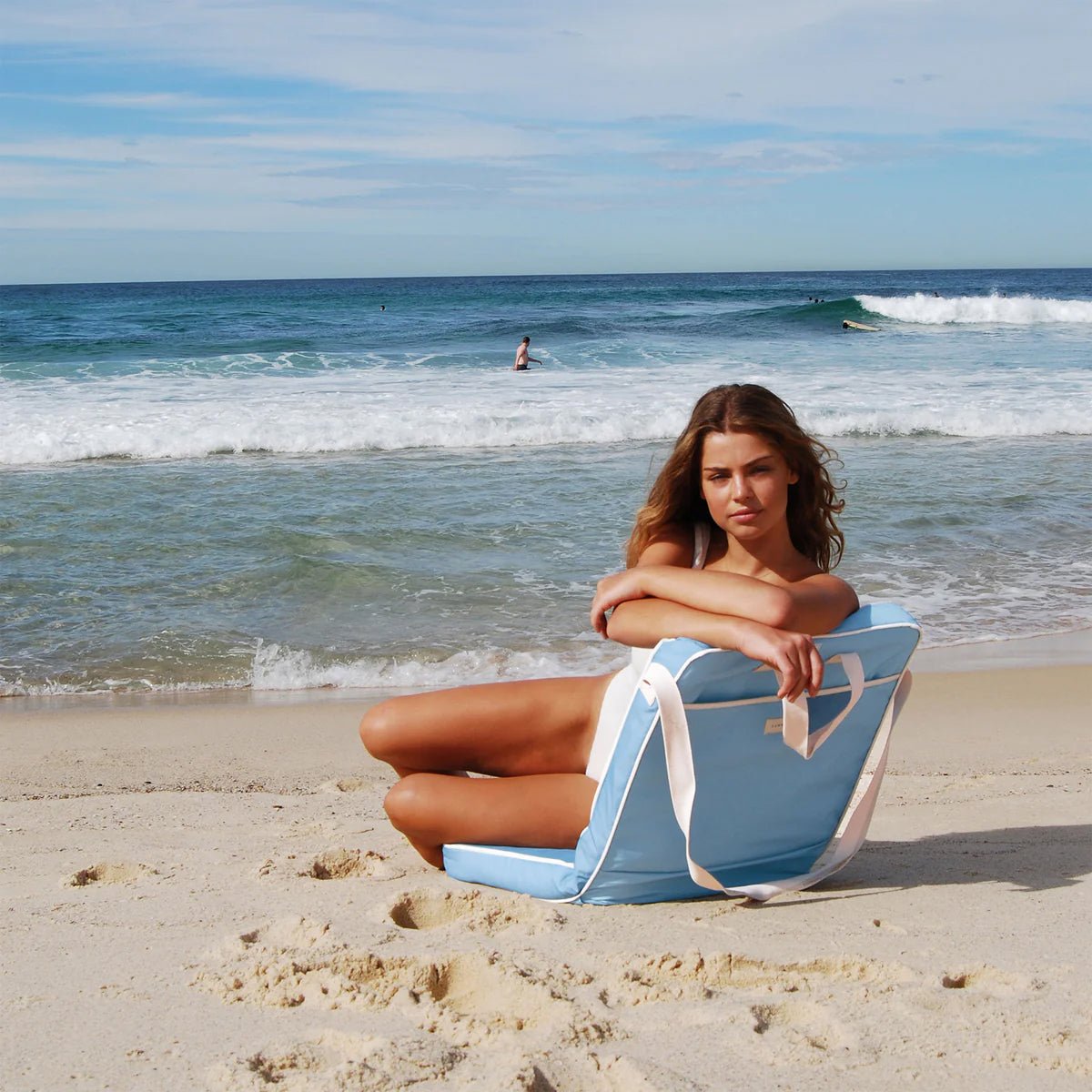 Sunnylife Outdoor Sitzkissen TAKE ANYWHERE LA MER hellblau | 97x50x8cm - Sir Henrys