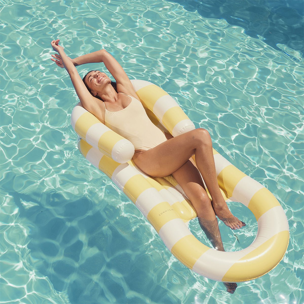 Sunnylife Pool Liege LA MER LEMON gelb creme gestreift | 158cm - Sir Henrys