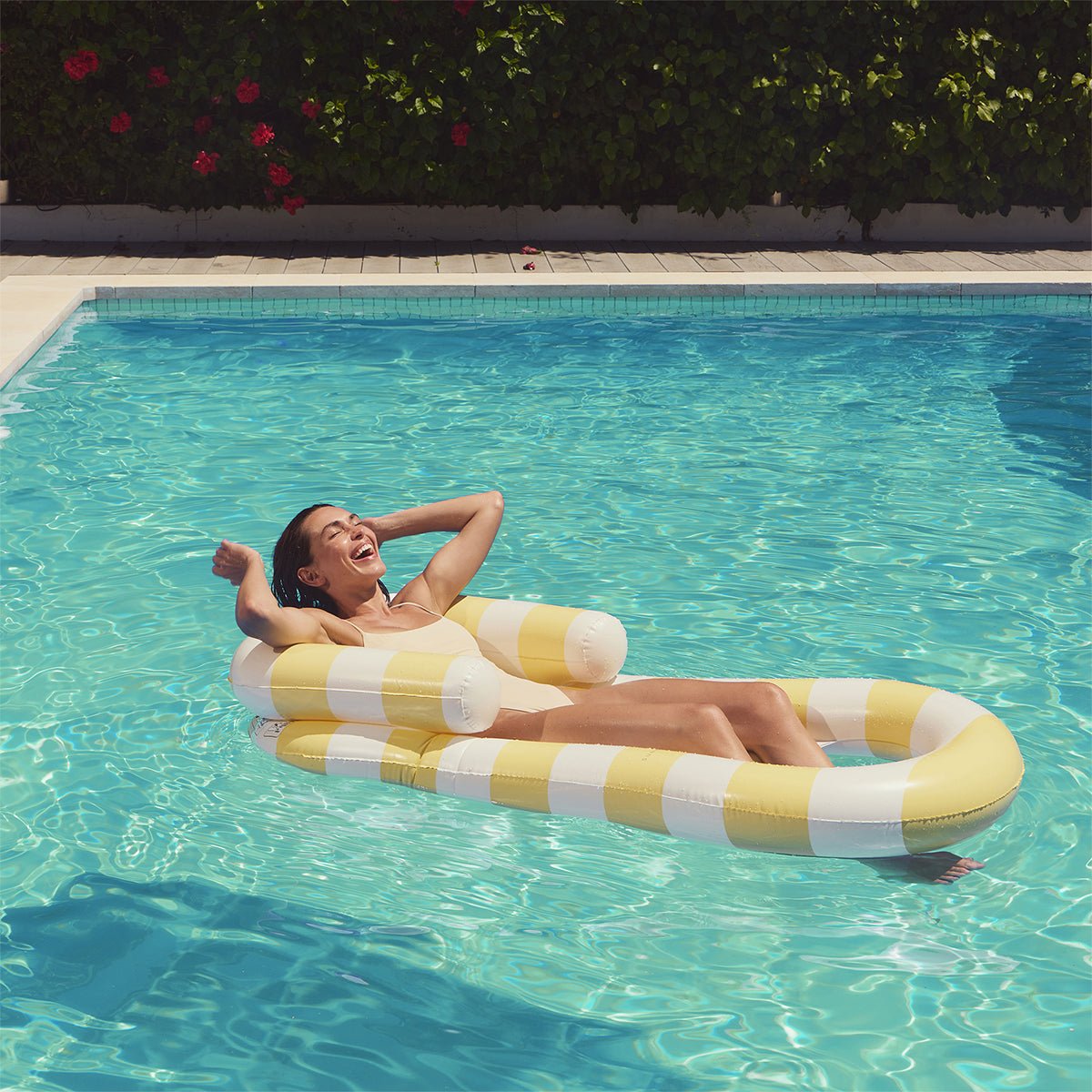 Sunnylife Pool Liege LA MER LEMON gelb creme gestreift | 158cm - Sir Henrys