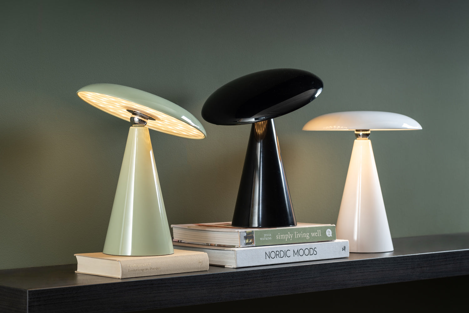 Leitmotiv Tischlampe PHOEBE Akku LED graugrün grayed jade | Ø23x26cm