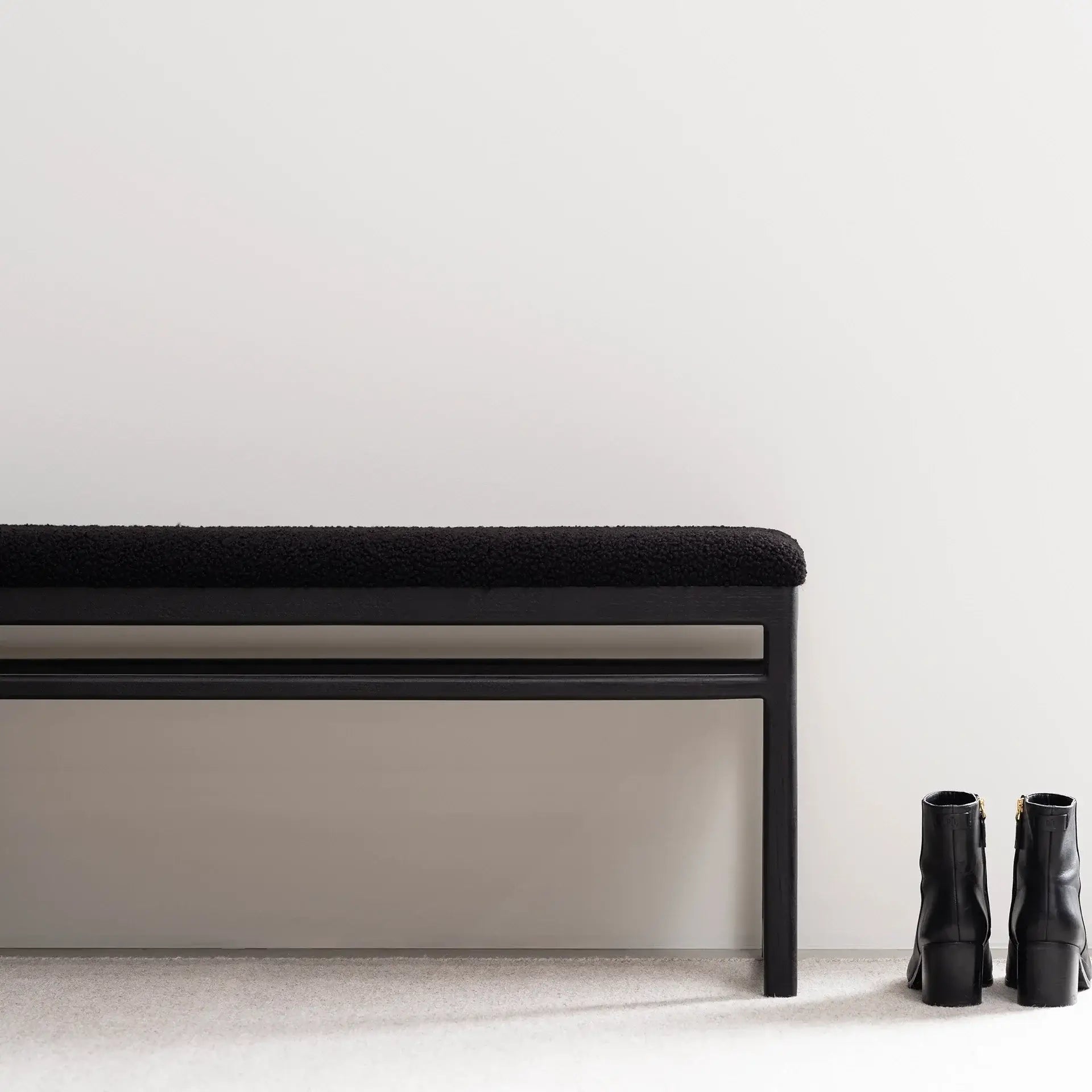 by Crea® Holzbank ALVA Schwarze Eiche Bouclé Schwarz