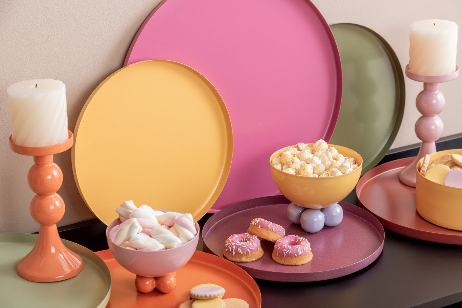 Present Time Tablett SERVIR M ochre yellow | Ø 35x1,5 cm