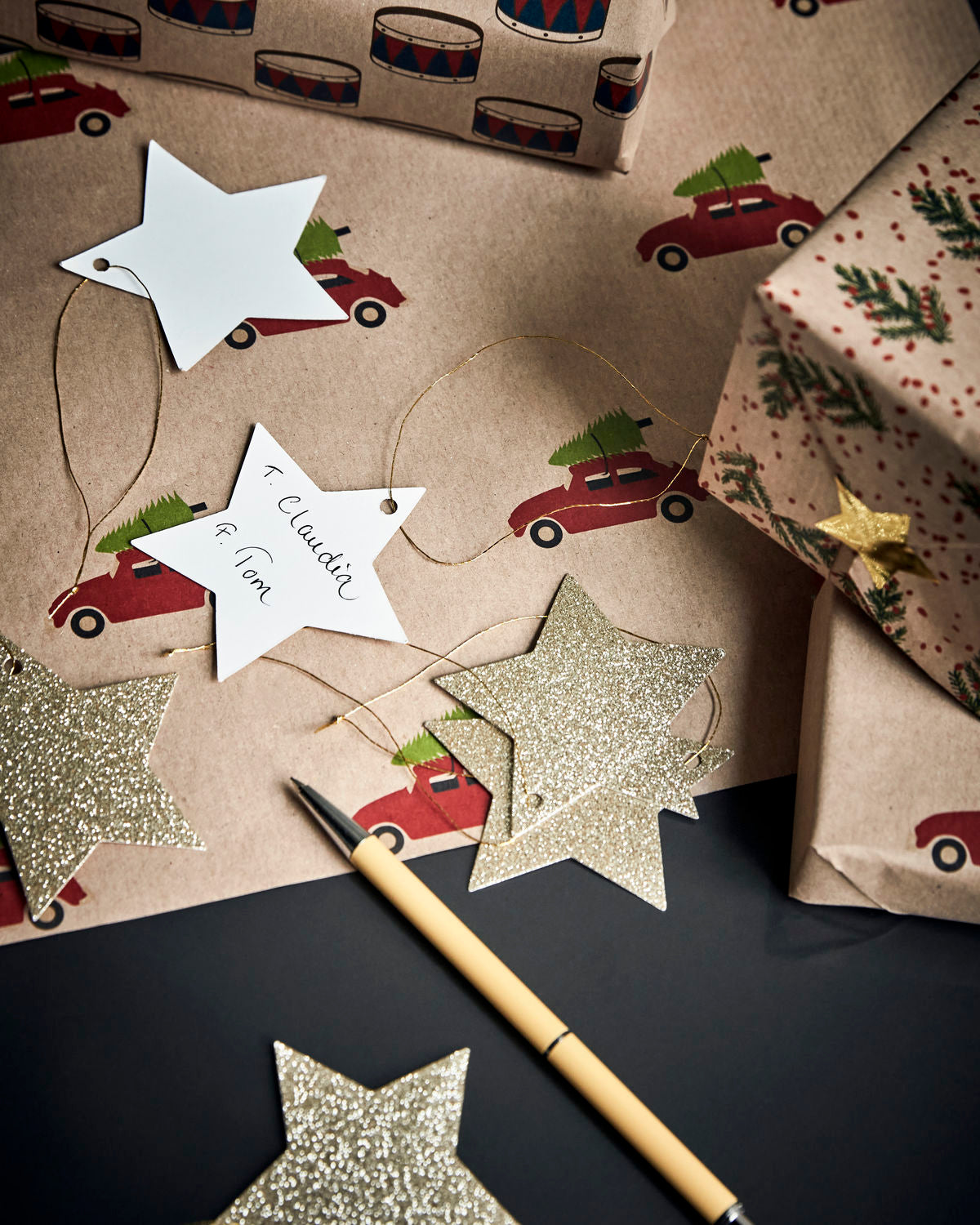 House Doctor Geschenkanhänger STAR gold glitter | Ø7cm