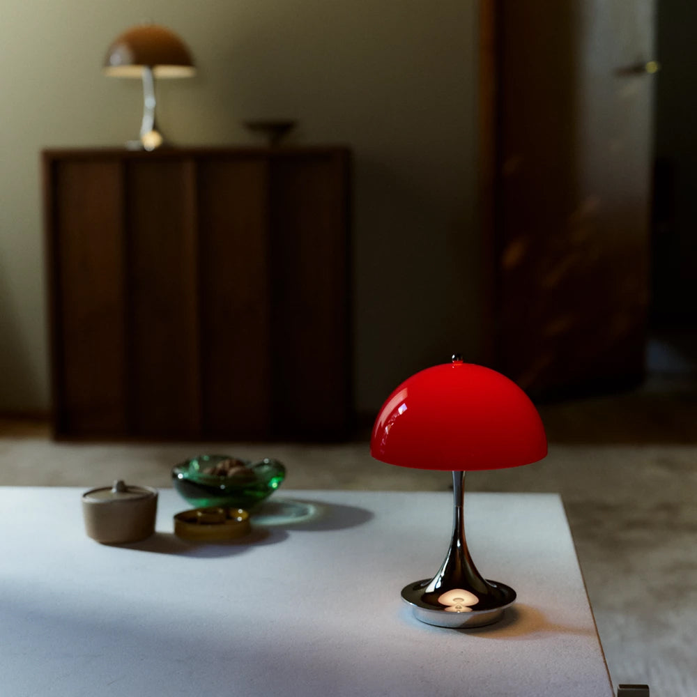 Louis Poulsen Tischleuchte PANTHELLA 160 CHROME OPAL RED portable V3 | Ø16x23,8cm