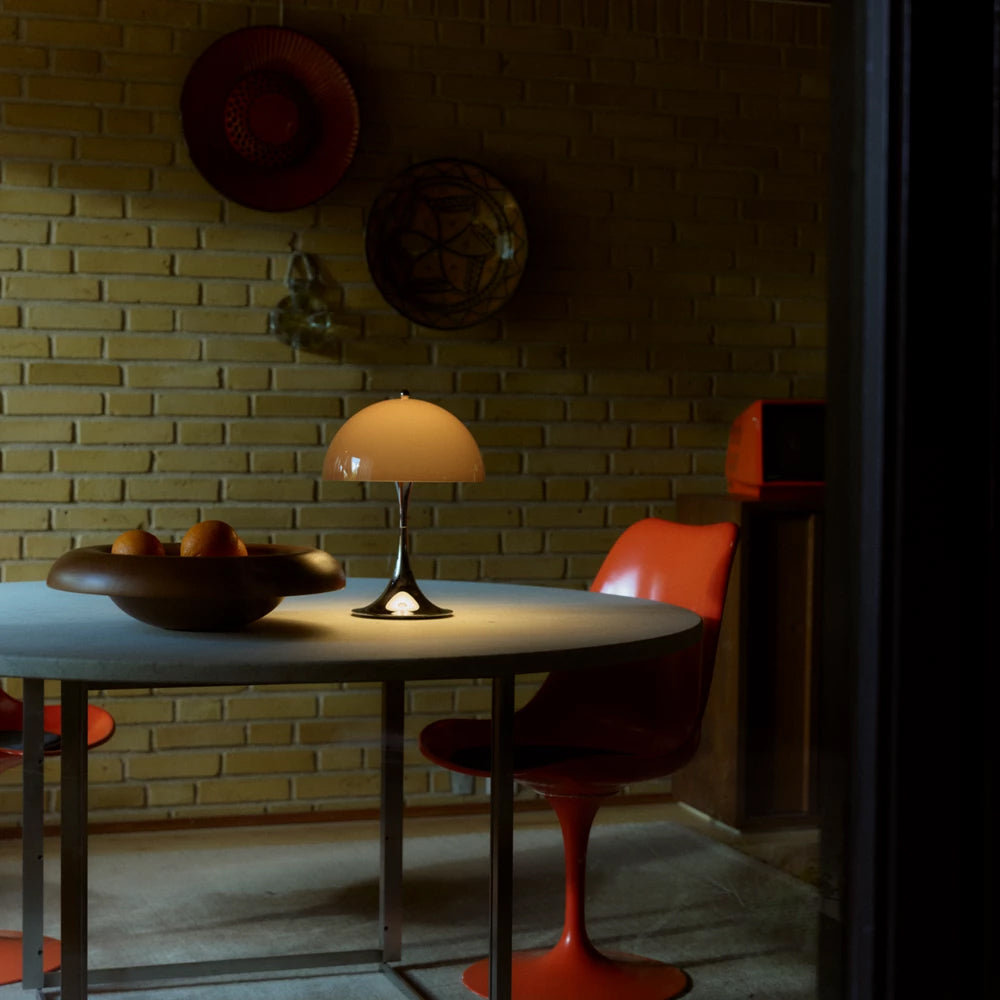 Louis Poulsen Tischleuchte PANTHELLA 250 CHROME OPAL BROWN portable | Ø25x34,6cm