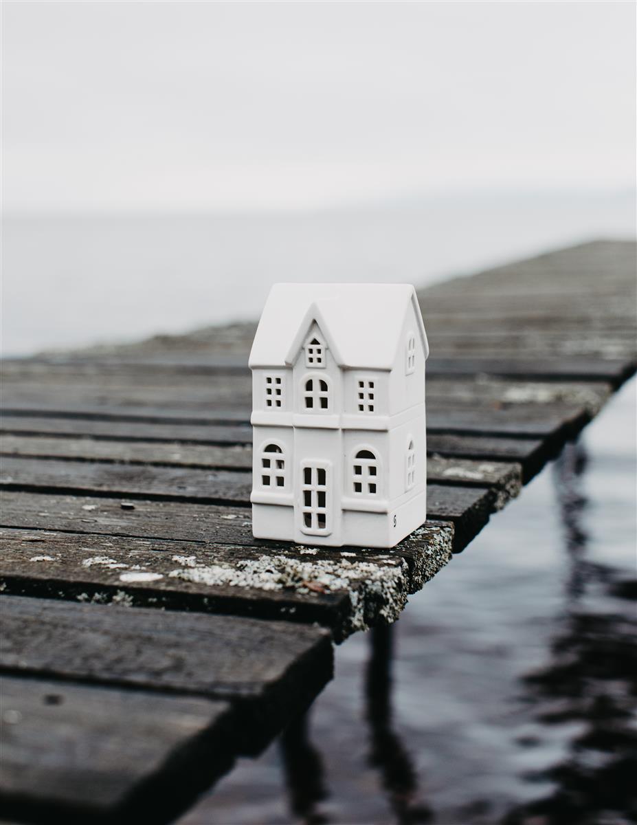 Storefactory Dekohaus BYN Nr 3 weiß | 10x9x15 cm