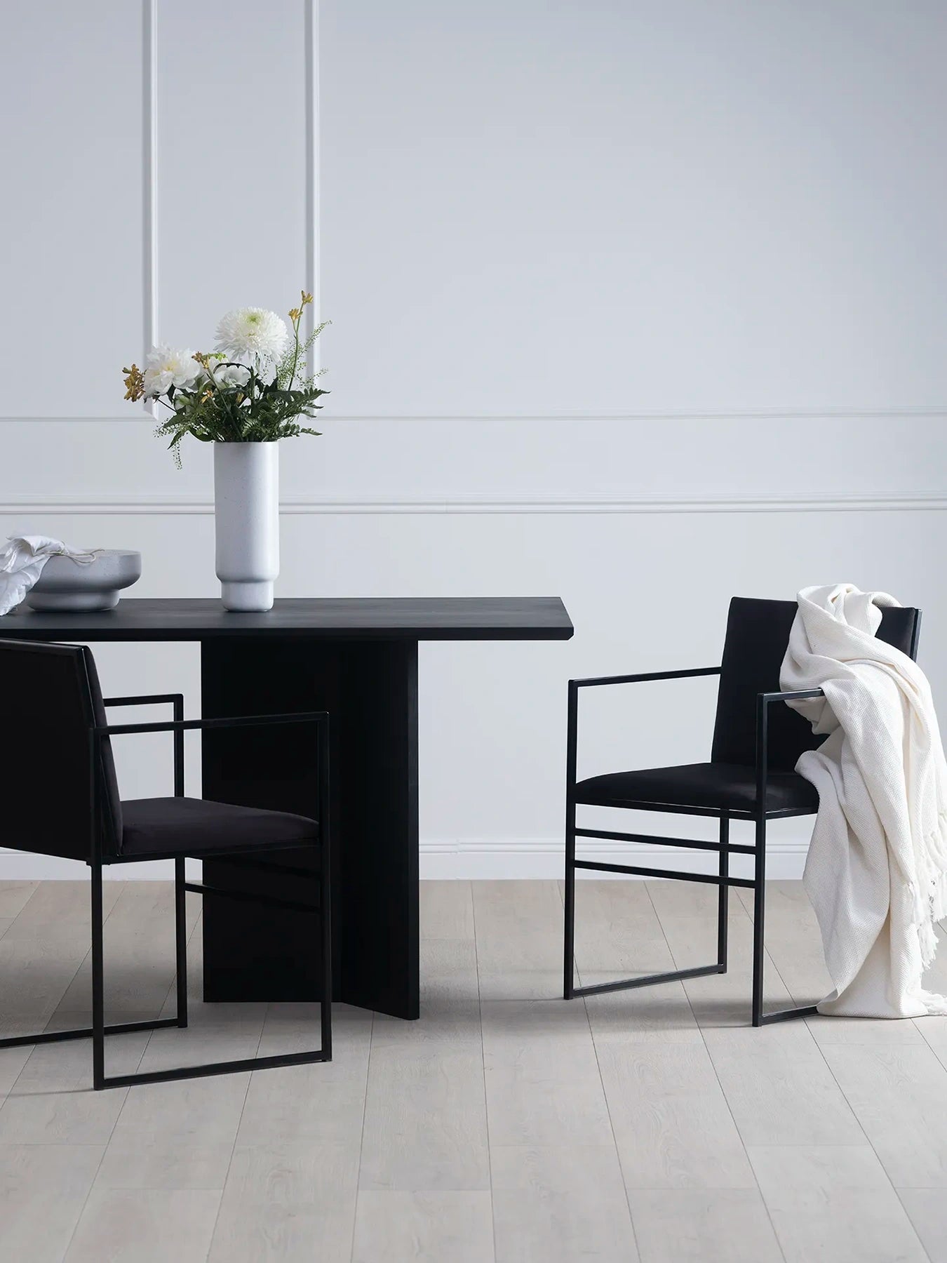by Crea® Esstisch ANN Schwarze Eiche Massivholz