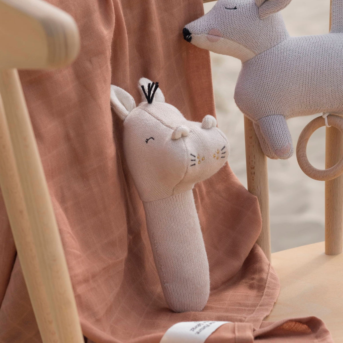 Baby Bello Rassel HOLLY THE HIPPO beige | 9x6x19cm - Sir Henrys