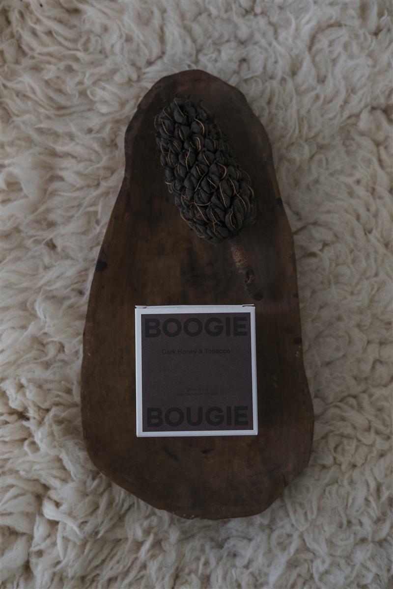 Boogie Bougie Duftkerze DARK HONEY & TOBACCO | Ø7,5x8cm 250g - Sir Henrys