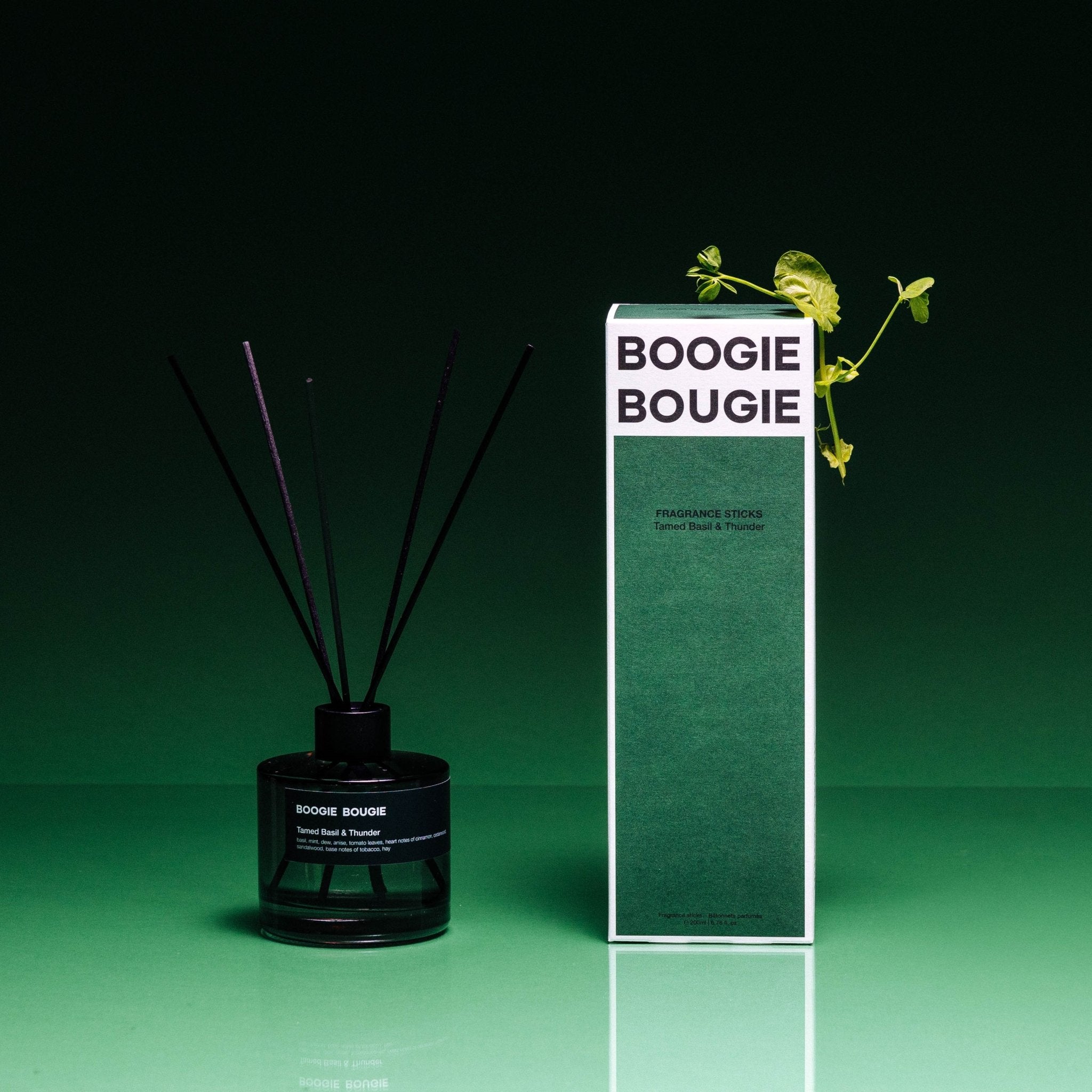 Boogie Bougie Duftstäbchen TAMED BASIL & THUNDER | Ø8x25cm 200ml - Sir Henrys