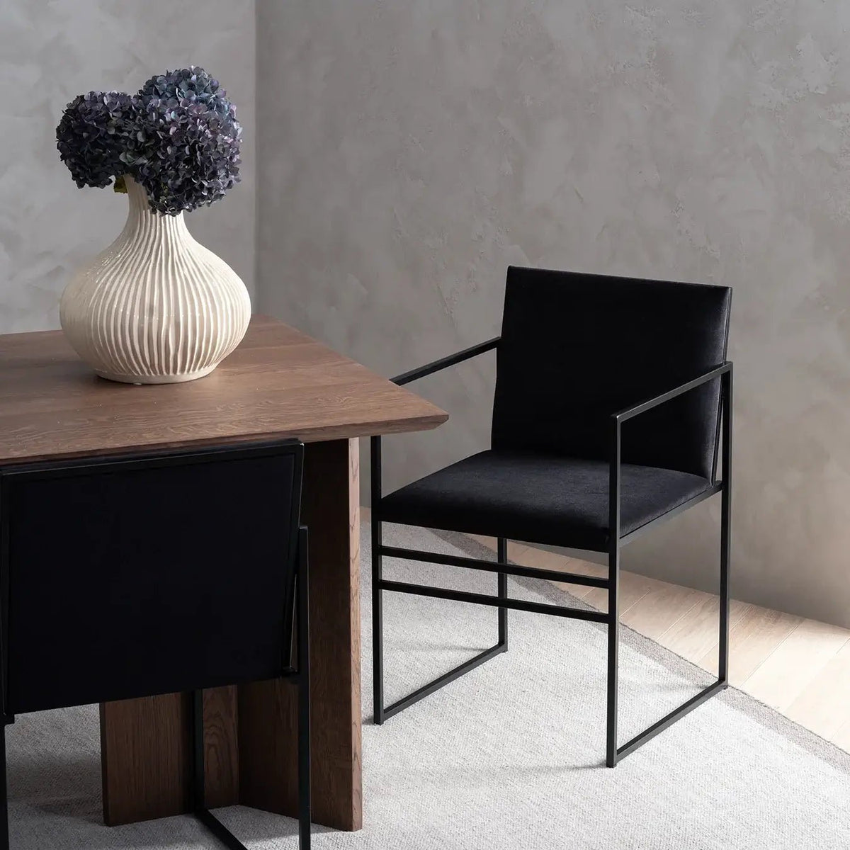 by Crea® Esszimmerstuhl SELLA Samt Jade Schwarz - Sir Henrys