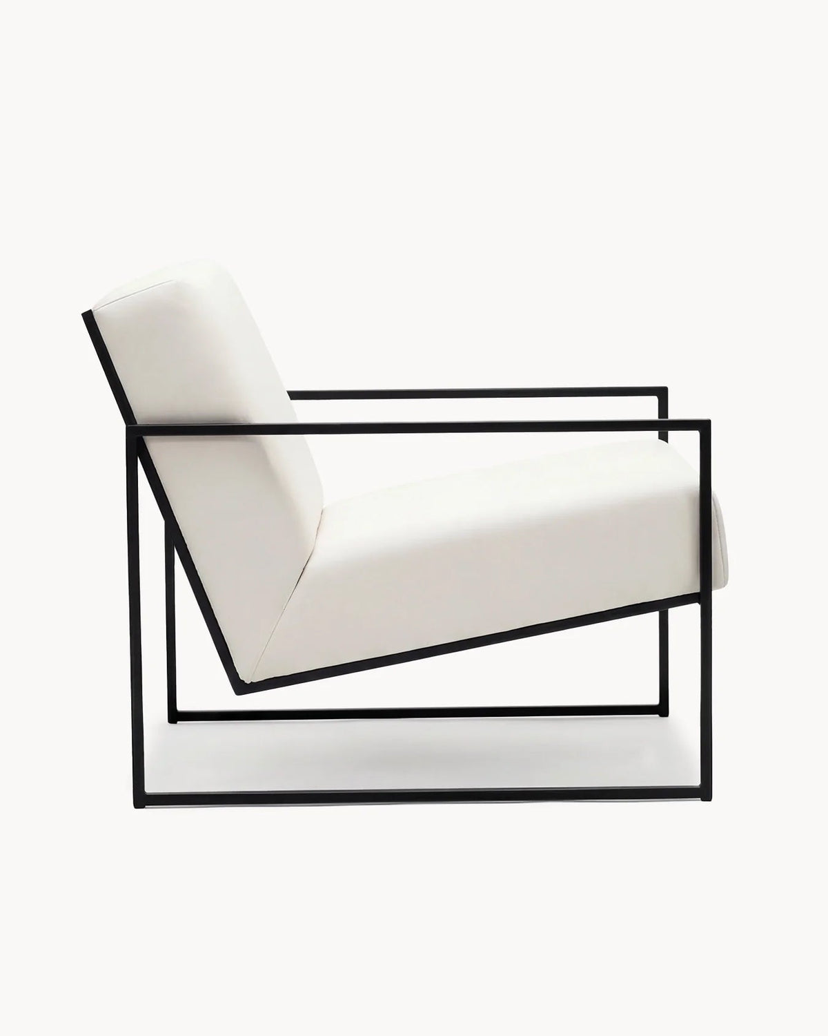 by Crea® Sessel KENT Schwarzer Rahmen Elfenbeinlederkissen - Sir Henrys