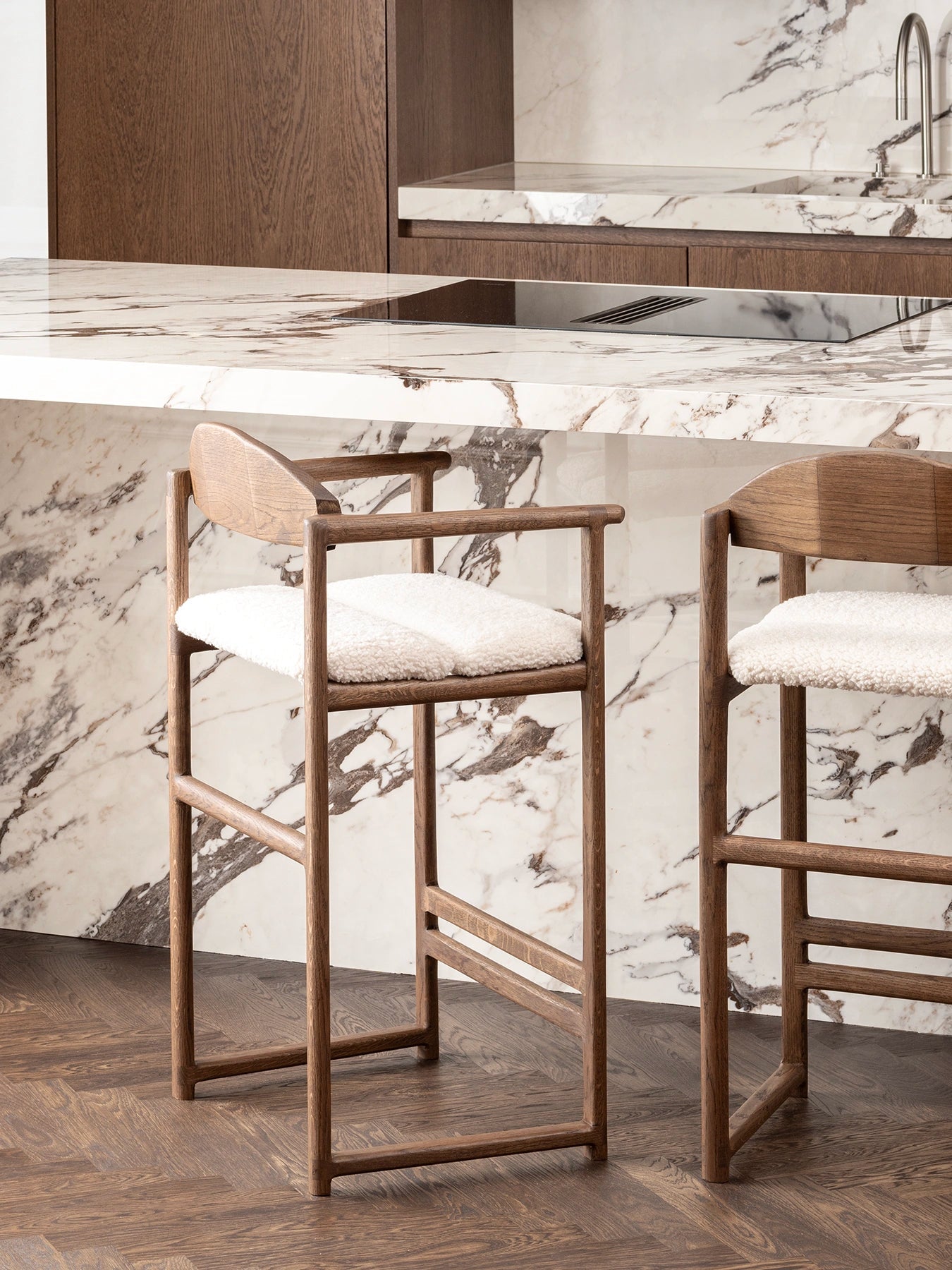 by Crea® Barhocker CARL Dunkle Eiche Bouclé Ivory