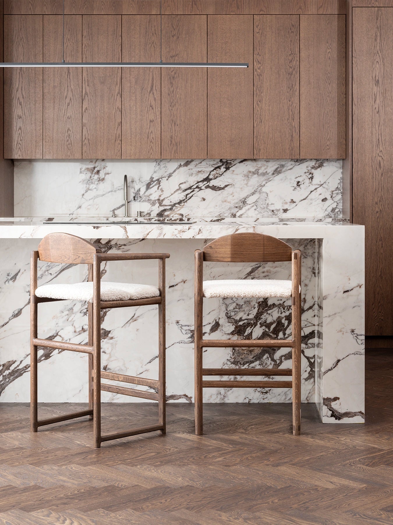 by Crea® Barhocker CARL Dunkle Eiche Bouclé Ivory
