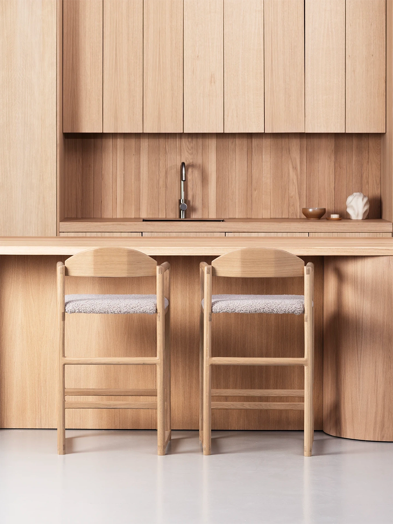 by Crea® Barhocker CARL Eiche Natur Bouclé Greige