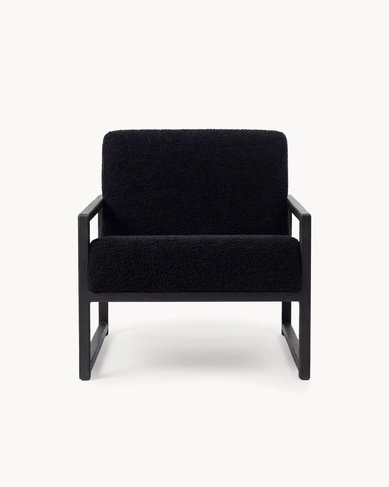 by Crea® Sessel EINAR Schwarzer Eichenrahmen Schwarzes Bouclé-Kissen