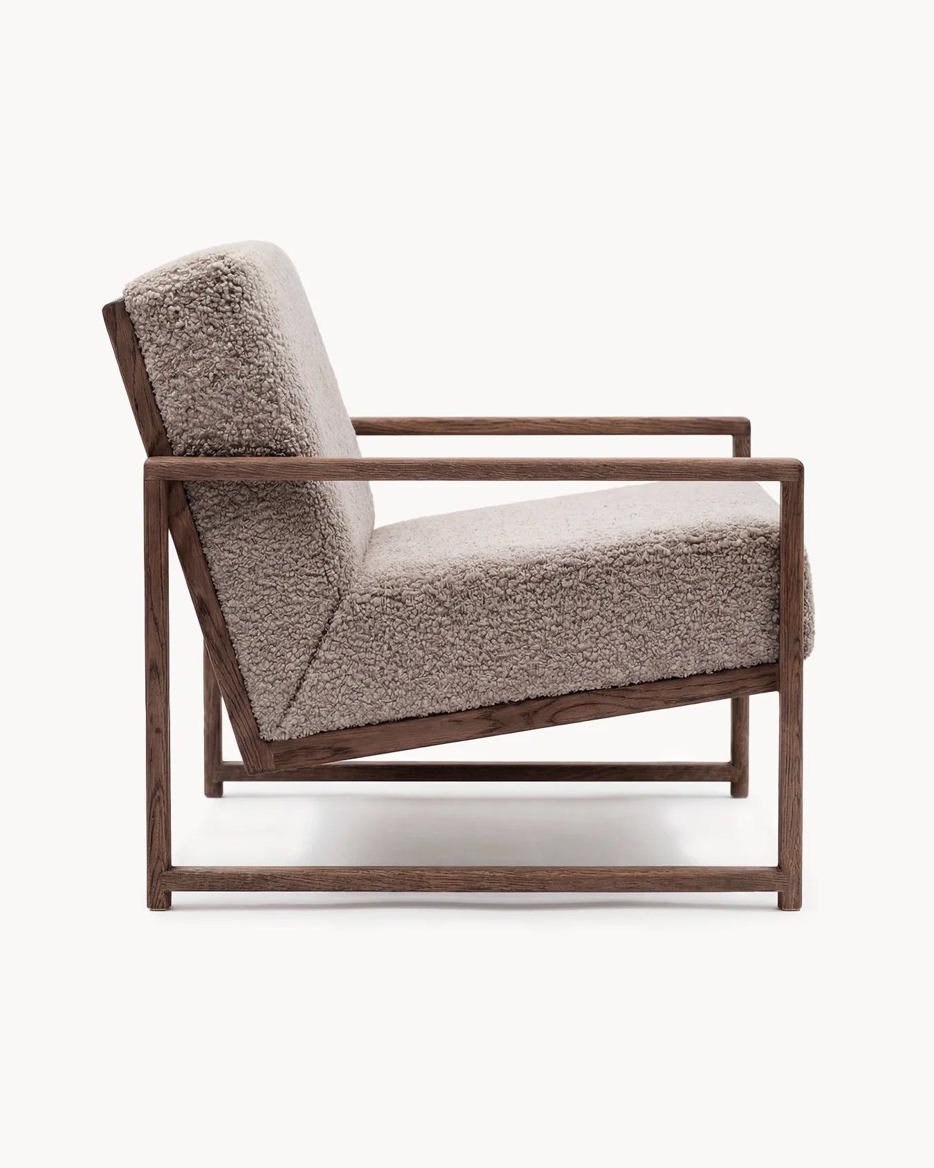 by Crea® Sessel EINAR Dunkel Eichenrahmen Greige Bouclé-Kissen