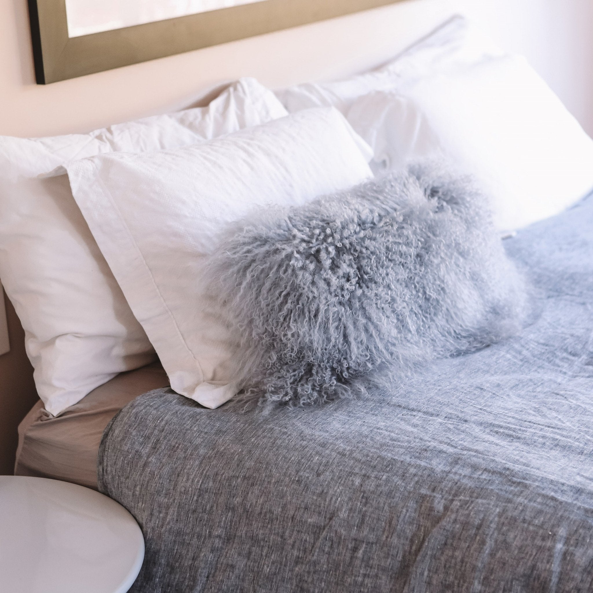 Fibre by Auskin Kissen Tibetlammfell Langhaar DOVE grau | 28x56cm - Sir Henrys