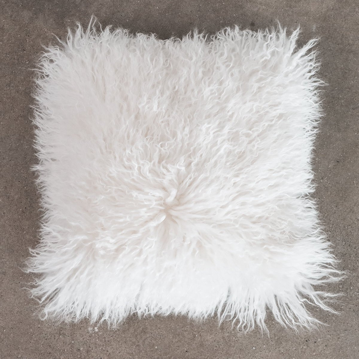 Fibre by Auskin Kissen Tibetlammfell Langhaar IVORY weiß 40x40cm - Sir Henrys