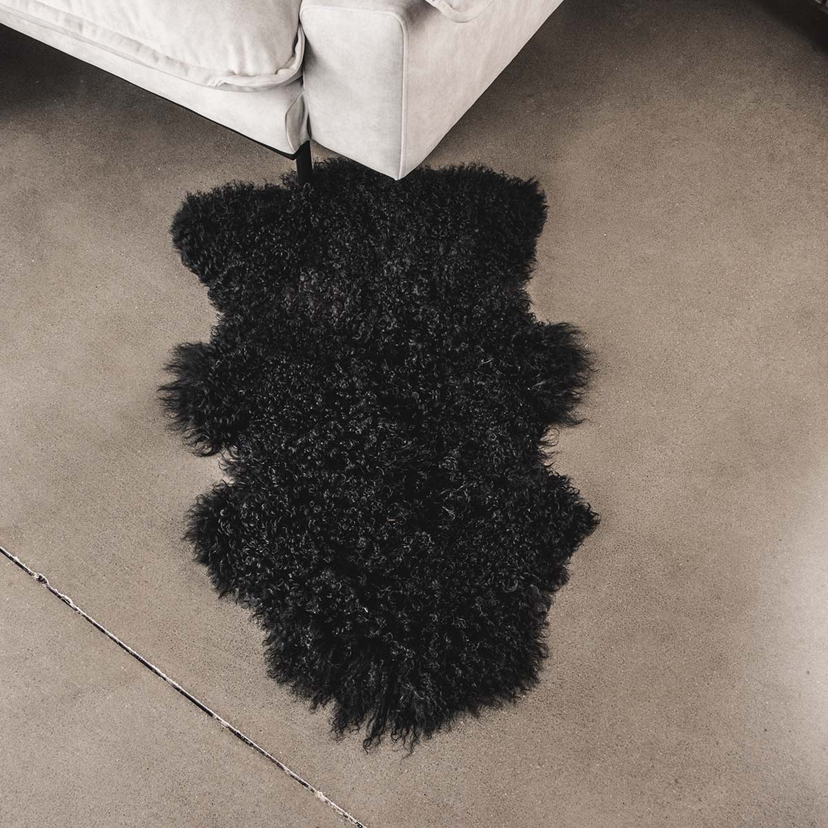 Fibre by Auskin Tibetlammfell BLACK schwarz 80cm - Sir Henrys