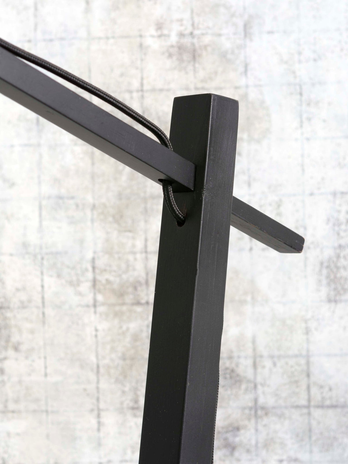 Good&Mojo Stehlampe HOKKAIDO schwarz | 63x36x176cm - Sir Henrys