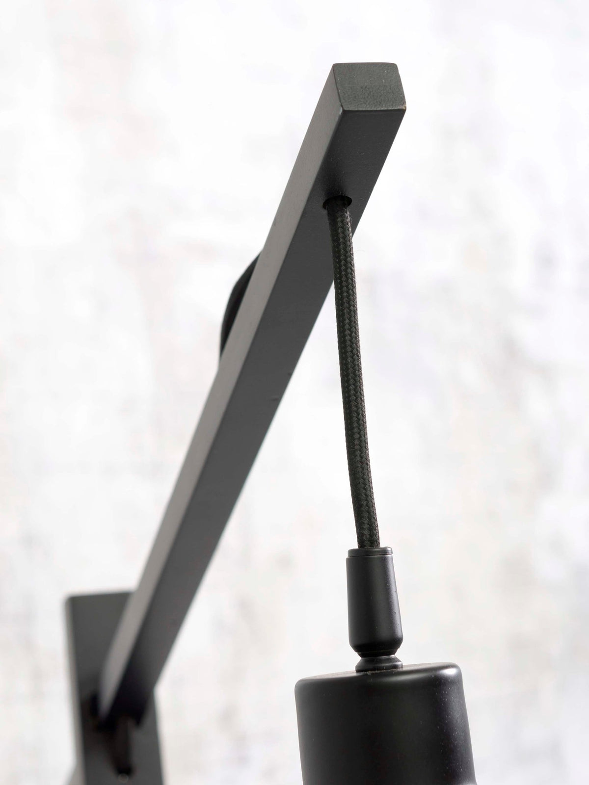 Good&Mojo Stehlampe HOKKAIDO schwarz | 63x36x176cm - Sir Henrys