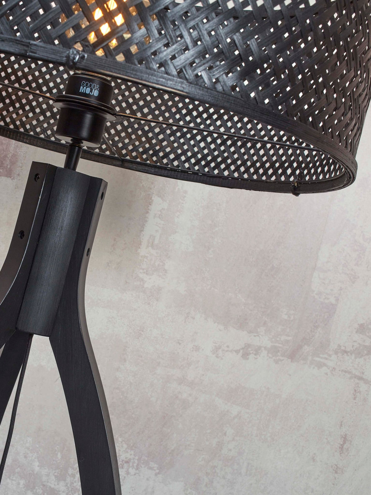 Good&Mojo Stehlampe JAVA schwarz | 50x50x145cm - Sir Henrys