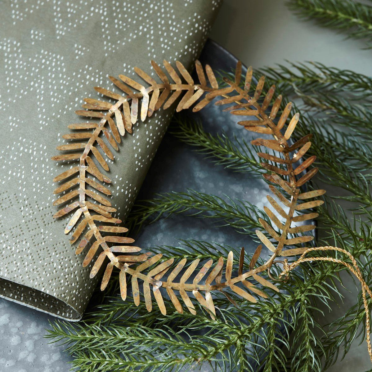 House Doctor Anhänger Ornament LAMET CIRCLE messing | Ø9cm - Sir Henrys